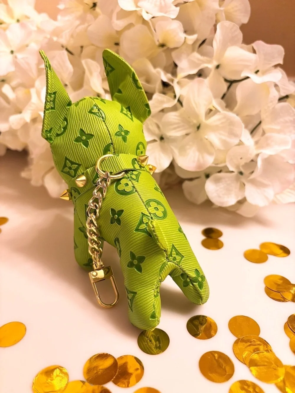 ADORABLE GREEN DOG KEYCHAIN WITH GOLD ACCENTS AND GOLD SPIKED COLLAR NWOT